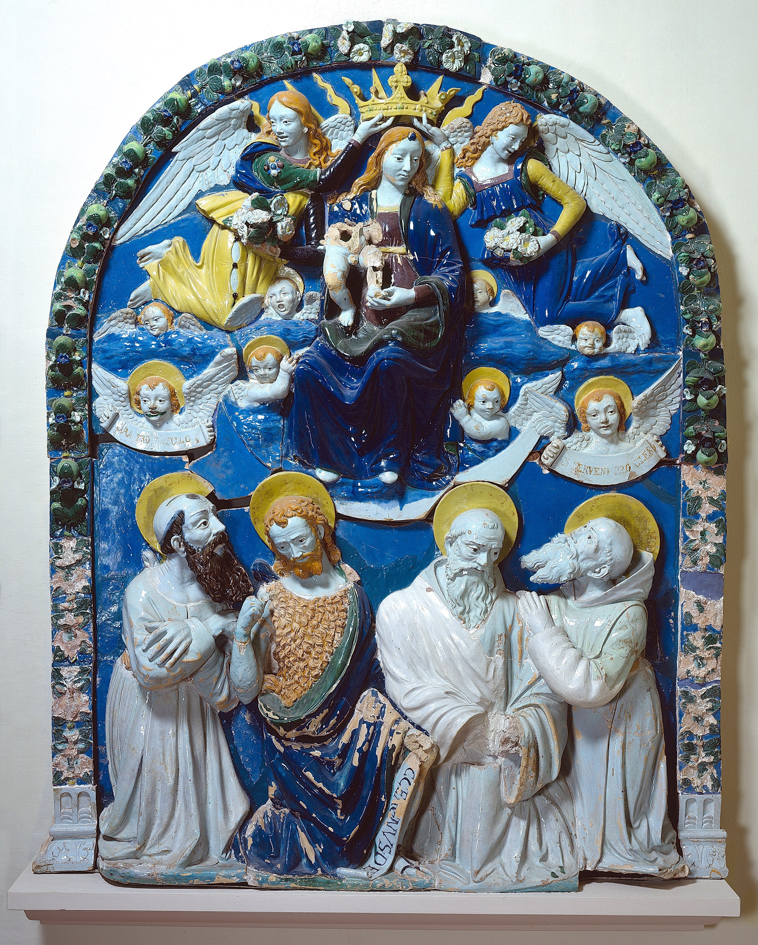 Madonna in trono con Bambino e Santi, pala in terracotta invetriata